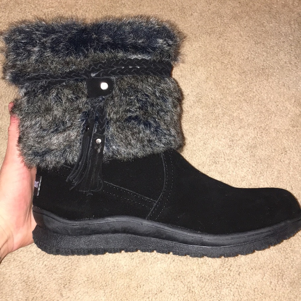 Boots - Picture 2 of 6